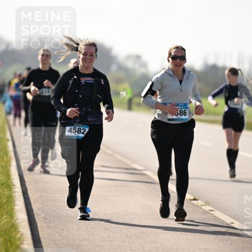 12.04.2026 - 45. Internationalen Wilhelmsburger Insellauf Dr. Thomas Lammeyer http://msf.ph/oto/9450499 12.04.2026 10:43:59 Laufen 3619, 4582, 586 meine-sportfotos.de