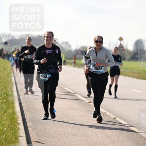 12.04.2026 - 45. Internationalen Wilhelmsburger Insellauf Dr. Thomas Lammeyer http://msf.ph/oto/9450507 12.04.2026 10:44:00 Laufen 4582, 4586 meine-sportfotos.de
