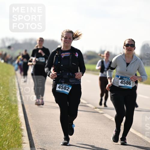 12.04.2026 - 45. Internationalen Wilhelmsburger Insellauf Dr. Thomas Lammeyer http://msf.ph/oto/9450517 12.04.2026 10:44:01 Laufen 4582, 4586 meine-sportfotos.de