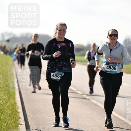 12.04.2026 - 45. Internationalen Wilhelmsburger Insellauf Dr. Thomas Lammeyer http://msf.ph/oto/9450518 12.04.2026 10:44:01 Laufen 4582, 4586 meine-sportfotos.de