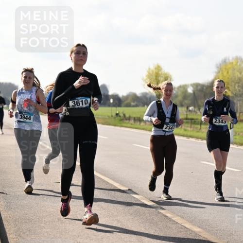 12.04.2026 - 45. Internationalen Wilhelmsburger Insellauf Dr. Thomas Lammeyer http://msf.ph/oto/9450525 12.04.2026 10:44:07 Laufen 3944, 3610, 2342, 2343 meine-sportfotos.de