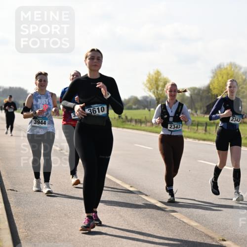12.04.2026 - 45. Internationalen Wilhelmsburger Insellauf Dr. Thomas Lammeyer http://msf.ph/oto/9450527 12.04.2026 10:44:07 Laufen 3944, 33, 3610, 2342, 2343 meine-sportfotos.de