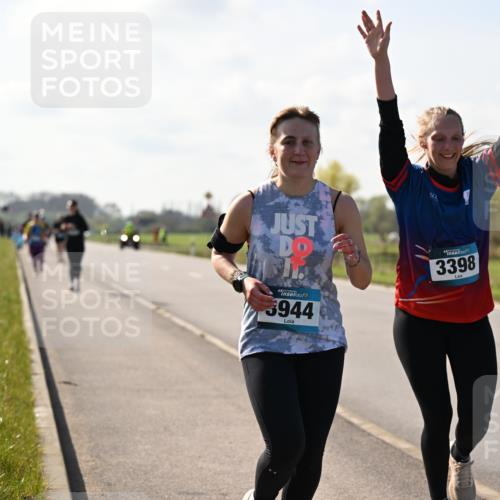 12.04.2026 - 45. Internationalen Wilhelmsburger Insellauf Dr. Thomas Lammeyer http://msf.ph/oto/9450541 12.04.2026 10:44:10 Laufen 3944, 3398 meine-sportfotos.de