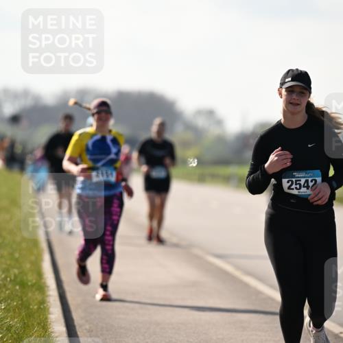 12.04.2026 - 45. Internationalen Wilhelmsburger Insellauf Dr. Thomas Lammeyer http://msf.ph/oto/9450548 12.04.2026 10:44:16 Laufen 4154, 2542 meine-sportfotos.de