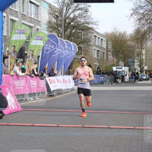 12.04.2026 - 45. Internationalen Wilhelmsburger Insellauf Strokosch-Dieckow http://msf.ph/oto/9450551 12.04.2026 10:05:44 Ziel 4342 meine-sportfotos.de