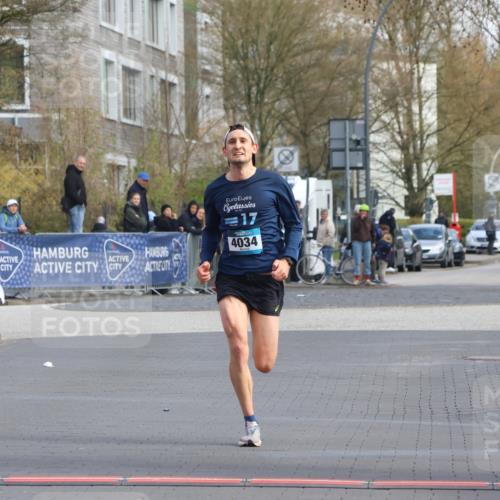 12.04.2026 - 45. Internationalen Wilhelmsburger Insellauf Strokosch-Dieckow http://msf.ph/oto/9450567 12.04.2026 10:05:55 Ziel 4034 meine-sportfotos.de