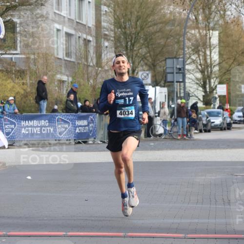 12.04.2026 - 45. Internationalen Wilhelmsburger Insellauf Strokosch-Dieckow http://msf.ph/oto/9450576 12.04.2026 10:05:56 Ziel 4034 meine-sportfotos.de