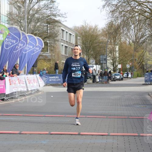 12.04.2026 - 45. Internationalen Wilhelmsburger Insellauf Strokosch-Dieckow http://msf.ph/oto/9450591 12.04.2026 10:05:57 Ziel 4034 meine-sportfotos.de