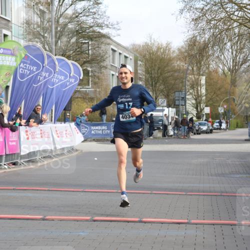 12.04.2026 - 45. Internationalen Wilhelmsburger Insellauf Strokosch-Dieckow http://msf.ph/oto/9450605 12.04.2026 10:05:57 Ziel 4034 meine-sportfotos.de