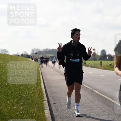 12.04.2026 - 45. Internationalen Wilhelmsburger Insellauf Dr. Thomas Lammeyer http://msf.ph/oto/9450618 12.04.2026 10:44:29 Laufen 2807 meine-sportfotos.de