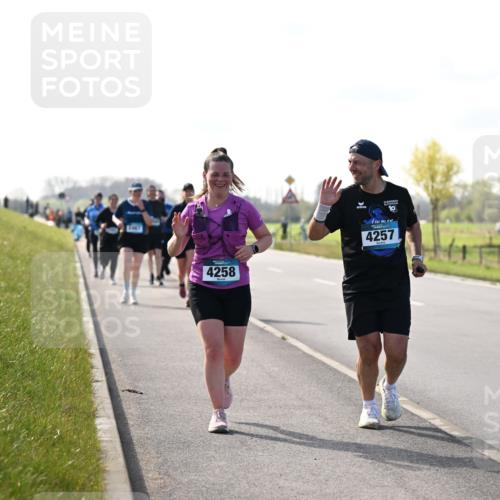 12.04.2026 - 45. Internationalen Wilhelmsburger Insellauf Dr. Thomas Lammeyer http://msf.ph/oto/9450637 12.04.2026 10:44:55 Laufen 10, 4258, 4257 meine-sportfotos.de