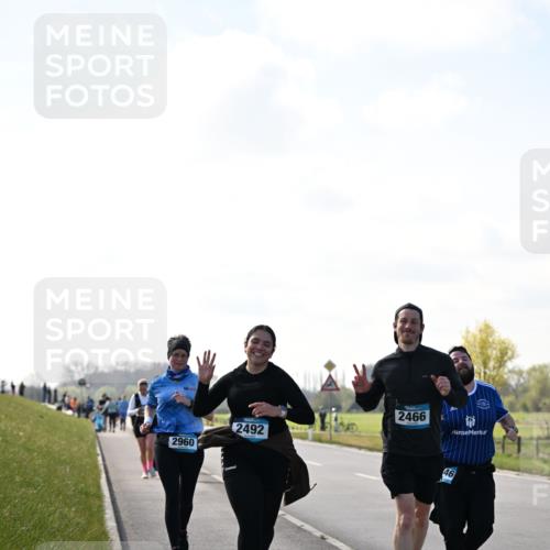 12.04.2026 - 45. Internationalen Wilhelmsburger Insellauf Dr. Thomas Lammeyer http://msf.ph/oto/9450669 12.04.2026 10:45:03 Laufen 2492, 2960, 2466, 46 meine-sportfotos.de