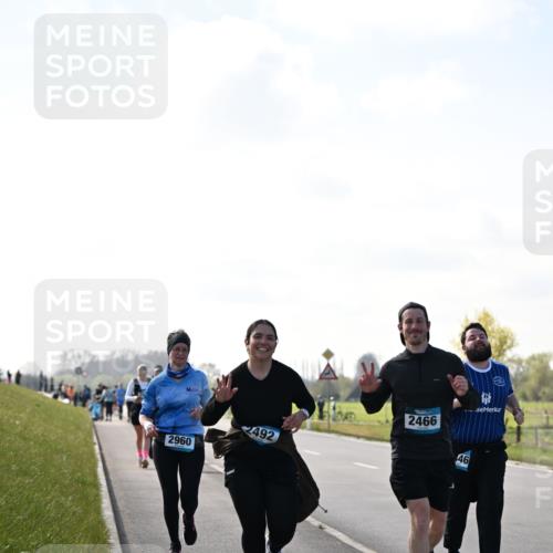 12.04.2026 - 45. Internationalen Wilhelmsburger Insellauf Dr. Thomas Lammeyer http://msf.ph/oto/9450670 12.04.2026 10:45:03 Laufen 2492, 2960, 2466, 46 meine-sportfotos.de