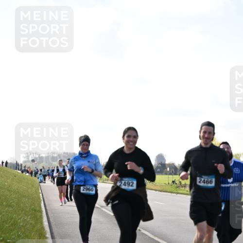 12.04.2026 - 45. Internationalen Wilhelmsburger Insellauf Dr. Thomas Lammeyer http://msf.ph/oto/9450673 12.04.2026 10:45:04 Laufen 2492, 2960, 2466 meine-sportfotos.de