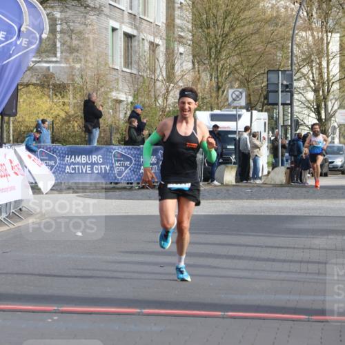 12.04.2026 - 45. Internationalen Wilhelmsburger Insellauf Strokosch-Dieckow http://msf.ph/oto/9450679 12.04.2026 10:06:53 Ziel 4077 meine-sportfotos.de