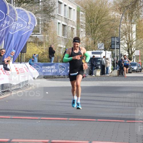 12.04.2026 - 45. Internationalen Wilhelmsburger Insellauf Strokosch-Dieckow http://msf.ph/oto/9450708 12.04.2026 10:06:54 Ziel 4077 meine-sportfotos.de
