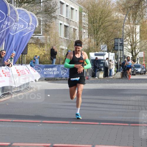 12.04.2026 - 45. Internationalen Wilhelmsburger Insellauf Strokosch-Dieckow http://msf.ph/oto/9450720 12.04.2026 10:06:54 Ziel 4077 meine-sportfotos.de