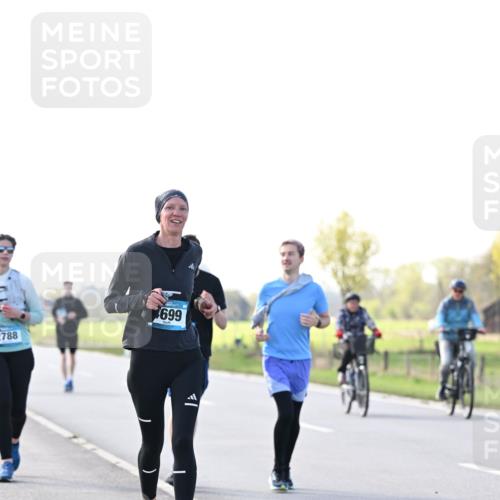 12.04.2026 - 45. Internationalen Wilhelmsburger Insellauf Dr. Thomas Lammeyer http://msf.ph/oto/9450740 12.04.2026 10:45:34 Laufen 2788, 699 meine-sportfotos.de