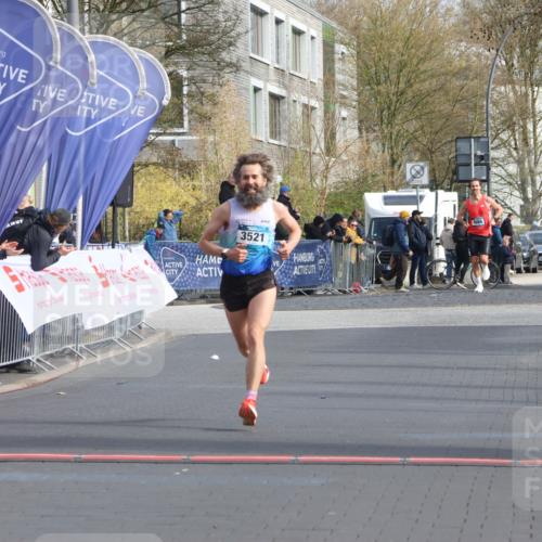 12.04.2026 - 45. Internationalen Wilhelmsburger Insellauf Strokosch-Dieckow http://msf.ph/oto/9450744 12.04.2026 10:07:02 Ziel 3521 meine-sportfotos.de