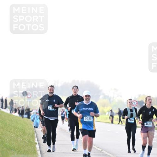 12.04.2026 - 45. Internationalen Wilhelmsburger Insellauf Dr. Thomas Lammeyer http://msf.ph/oto/9450746 12.04.2026 10:45:39 Laufen 312, 5035, 2296, 4614 meine-sportfotos.de
