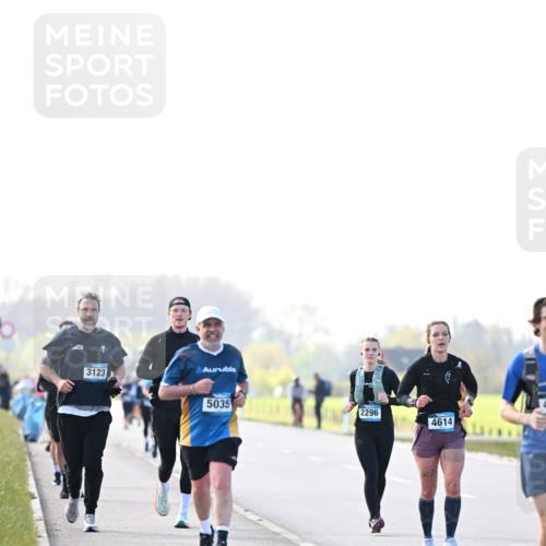 12.04.2026 - 45. Internationalen Wilhelmsburger Insellauf Dr. Thomas Lammeyer http://msf.ph/oto/9450749 12.04.2026 10:45:39 Laufen 3123, 5035, 2296, 4614 meine-sportfotos.de