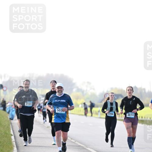 12.04.2026 - 45. Internationalen Wilhelmsburger Insellauf Dr. Thomas Lammeyer http://msf.ph/oto/9450752 12.04.2026 10:45:40 Laufen 3123, 503, 2296, 4614 meine-sportfotos.de