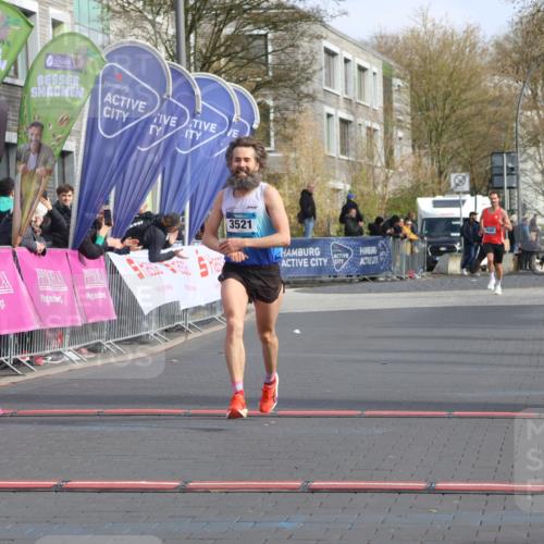 12.04.2026 - 45. Internationalen Wilhelmsburger Insellauf Strokosch-Dieckow http://msf.ph/oto/9450766 12.04.2026 10:07:03 Ziel 3521 meine-sportfotos.de