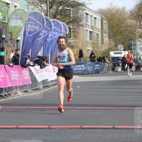 12.04.2026 - 45. Internationalen Wilhelmsburger Insellauf Strokosch-Dieckow http://msf.ph/oto/9450771 12.04.2026 10:07:03 Ziel 3521 meine-sportfotos.de