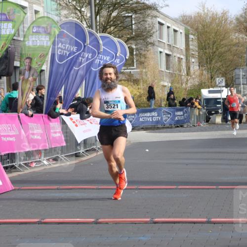 12.04.2026 - 45. Internationalen Wilhelmsburger Insellauf Strokosch-Dieckow http://msf.ph/oto/9450788 12.04.2026 10:07:03 Ziel 3521 meine-sportfotos.de