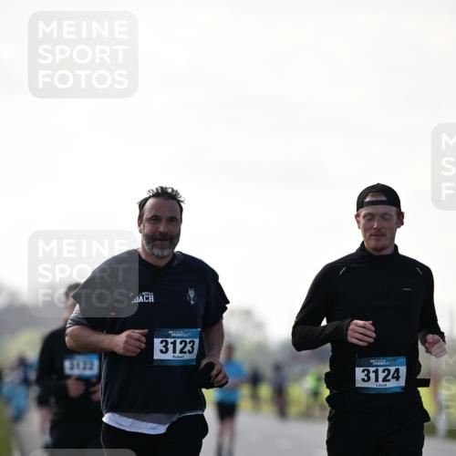 12.04.2026 - 45. Internationalen Wilhelmsburger Insellauf Dr. Thomas Lammeyer http://msf.ph/oto/9450796 12.04.2026 10:45:48 Laufen 3132, 3123, 45, 3124 meine-sportfotos.de