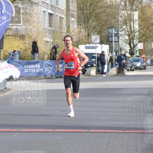 12.04.2026 - 45. Internationalen Wilhelmsburger Insellauf Strokosch-Dieckow http://msf.ph/oto/9450802 12.04.2026 10:07:07 Ziel 3521, 4086 meine-sportfotos.de