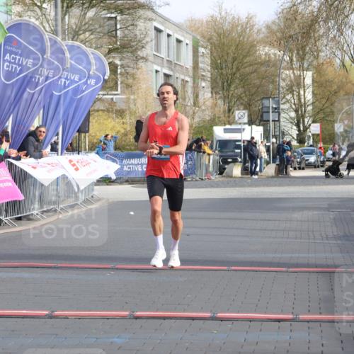 12.04.2026 - 45. Internationalen Wilhelmsburger Insellauf Strokosch-Dieckow http://msf.ph/oto/9450836 12.04.2026 10:07:08 Ziel 4086 meine-sportfotos.de