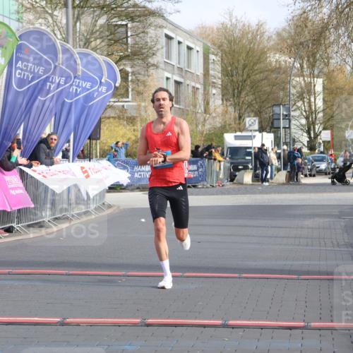 12.04.2026 - 45. Internationalen Wilhelmsburger Insellauf Strokosch-Dieckow http://msf.ph/oto/9450853 12.04.2026 10:07:08 Ziel 4086 meine-sportfotos.de