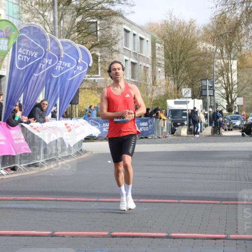 12.04.2026 - 45. Internationalen Wilhelmsburger Insellauf Strokosch-Dieckow http://msf.ph/oto/9450864 12.04.2026 10:07:08 Ziel 4086 meine-sportfotos.de