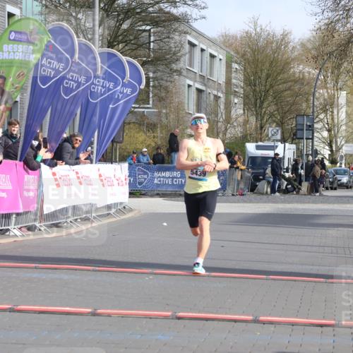 12.04.2026 - 45. Internationalen Wilhelmsburger Insellauf Strokosch-Dieckow http://msf.ph/oto/9450924 12.04.2026 10:07:31 Ziel 5439 meine-sportfotos.de