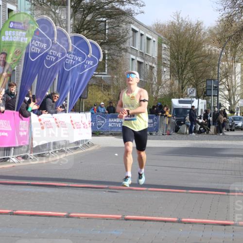 12.04.2026 - 45. Internationalen Wilhelmsburger Insellauf Strokosch-Dieckow http://msf.ph/oto/9450942 12.04.2026 10:07:31 Ziel 5439 meine-sportfotos.de