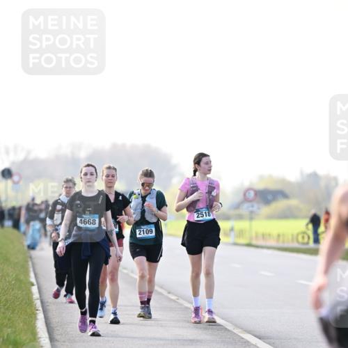12.04.2026 - 45. Internationalen Wilhelmsburger Insellauf Dr. Thomas Lammeyer http://msf.ph/oto/9450960 12.04.2026 10:47:18 Laufen 4668, 2109, 2518 meine-sportfotos.de