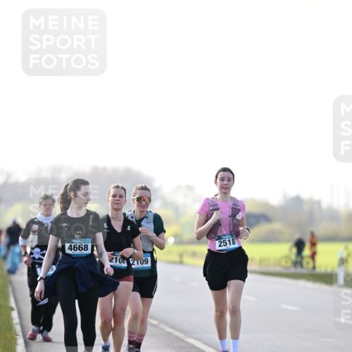 12.04.2026 - 45. Internationalen Wilhelmsburger Insellauf Dr. Thomas Lammeyer http://msf.ph/oto/9450980 12.04.2026 10:47:20 Laufen 4668, 2108, 2109, 2518 meine-sportfotos.de