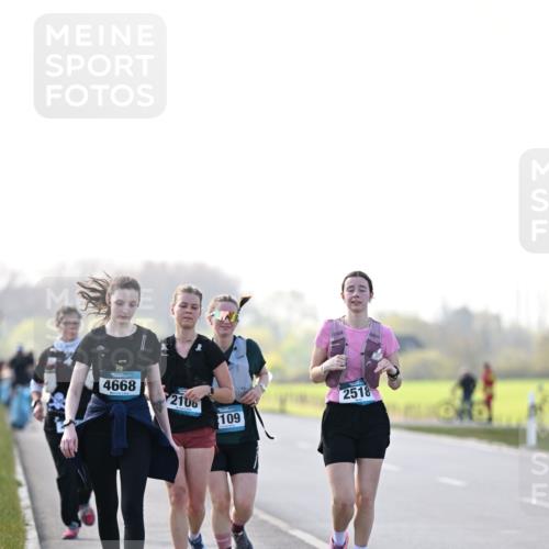 12.04.2026 - 45. Internationalen Wilhelmsburger Insellauf Dr. Thomas Lammeyer http://msf.ph/oto/9450982 12.04.2026 10:47:20 Laufen 4668, 2106, 2518, 109, 200 meine-sportfotos.de