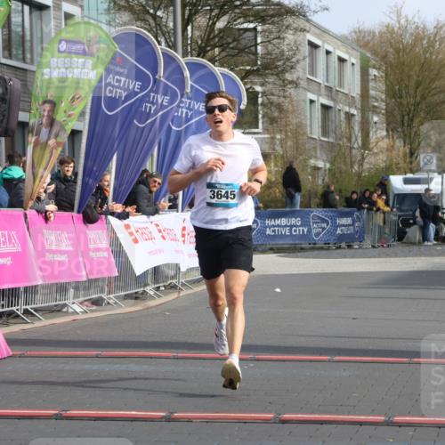 12.04.2026 - 45. Internationalen Wilhelmsburger Insellauf Strokosch-Dieckow http://msf.ph/oto/9450985 12.04.2026 10:07:56 Ziel 3645 meine-sportfotos.de