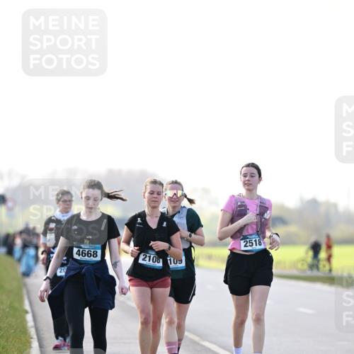 12.04.2026 - 45. Internationalen Wilhelmsburger Insellauf Dr. Thomas Lammeyer http://msf.ph/oto/9450987 12.04.2026 10:47:21 Laufen 2518, 4668, 2108, 109 meine-sportfotos.de