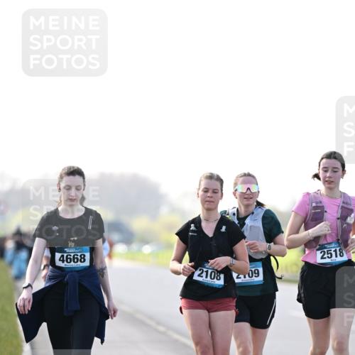 12.04.2026 - 45. Internationalen Wilhelmsburger Insellauf Dr. Thomas Lammeyer http://msf.ph/oto/9451001 12.04.2026 10:47:23 Laufen 4668, 2108, 09, 2518 meine-sportfotos.de