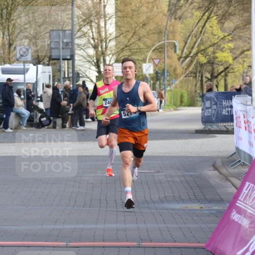 12.04.2026 - 45. Internationalen Wilhelmsburger Insellauf Strokosch-Dieckow http://msf.ph/oto/9451009 12.04.2026 10:09:13 Ziel 5274 meine-sportfotos.de