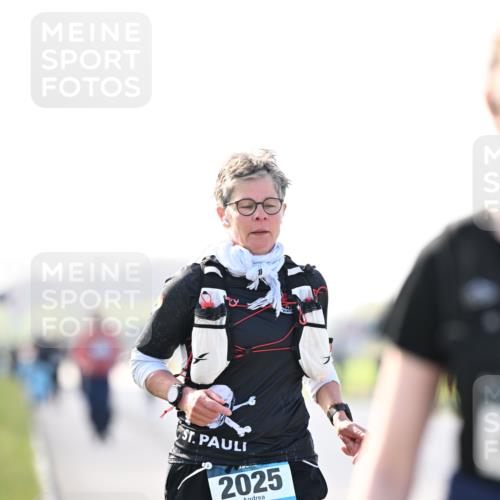 12.04.2026 - 45. Internationalen Wilhelmsburger Insellauf Dr. Thomas Lammeyer http://msf.ph/oto/9451034 12.04.2026 10:47:30 Laufen 2025 meine-sportfotos.de