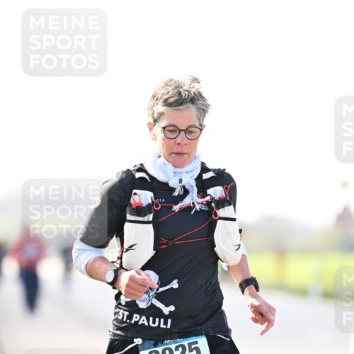 12.04.2026 - 45. Internationalen Wilhelmsburger Insellauf Dr. Thomas Lammeyer http://msf.ph/oto/9451040 12.04.2026 10:47:30 Laufen 2025 meine-sportfotos.de
