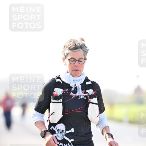 12.04.2026 - 45. Internationalen Wilhelmsburger Insellauf Dr. Thomas Lammeyer http://msf.ph/oto/9451041 12.04.2026 10:47:31 Laufen 2025 meine-sportfotos.de