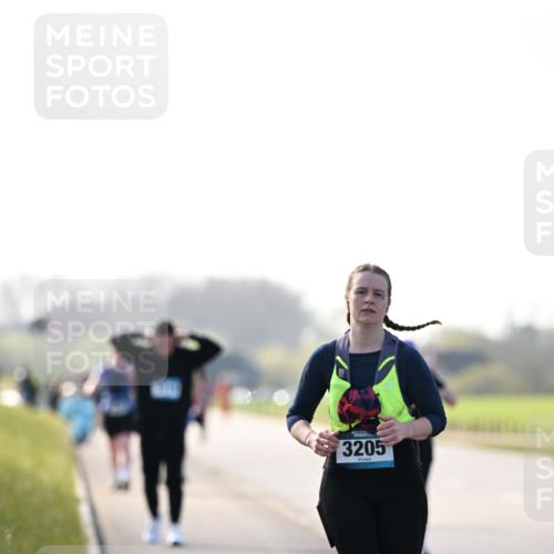 12.04.2026 - 45. Internationalen Wilhelmsburger Insellauf Dr. Thomas Lammeyer http://msf.ph/oto/9451178 12.04.2026 10:48:08 Laufen 3205 meine-sportfotos.de