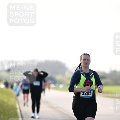 12.04.2026 - 45. Internationalen Wilhelmsburger Insellauf Dr. Thomas Lammeyer http://msf.ph/oto/9451181 12.04.2026 10:48:08 Laufen 3205 meine-sportfotos.de