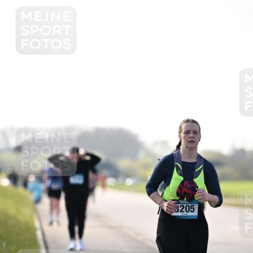 12.04.2026 - 45. Internationalen Wilhelmsburger Insellauf Dr. Thomas Lammeyer http://msf.ph/oto/9451182 12.04.2026 10:48:08 Laufen 3205 meine-sportfotos.de
