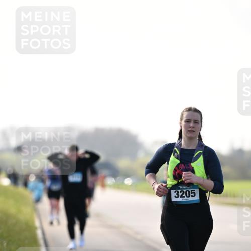 12.04.2026 - 45. Internationalen Wilhelmsburger Insellauf Dr. Thomas Lammeyer http://msf.ph/oto/9451183 12.04.2026 10:48:09 Laufen 3205 meine-sportfotos.de
